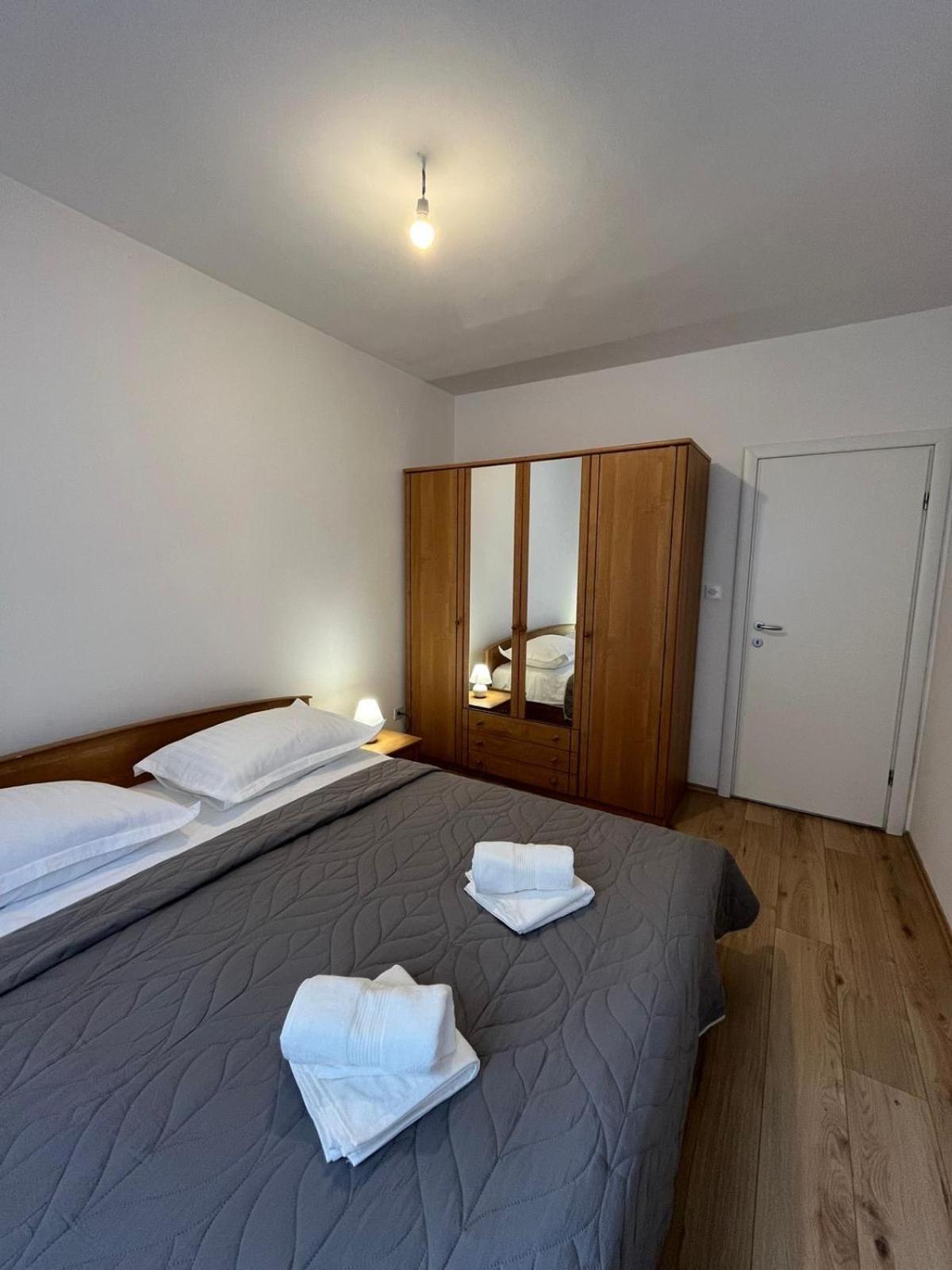 Apartment Ines Omiš Exteriör bild