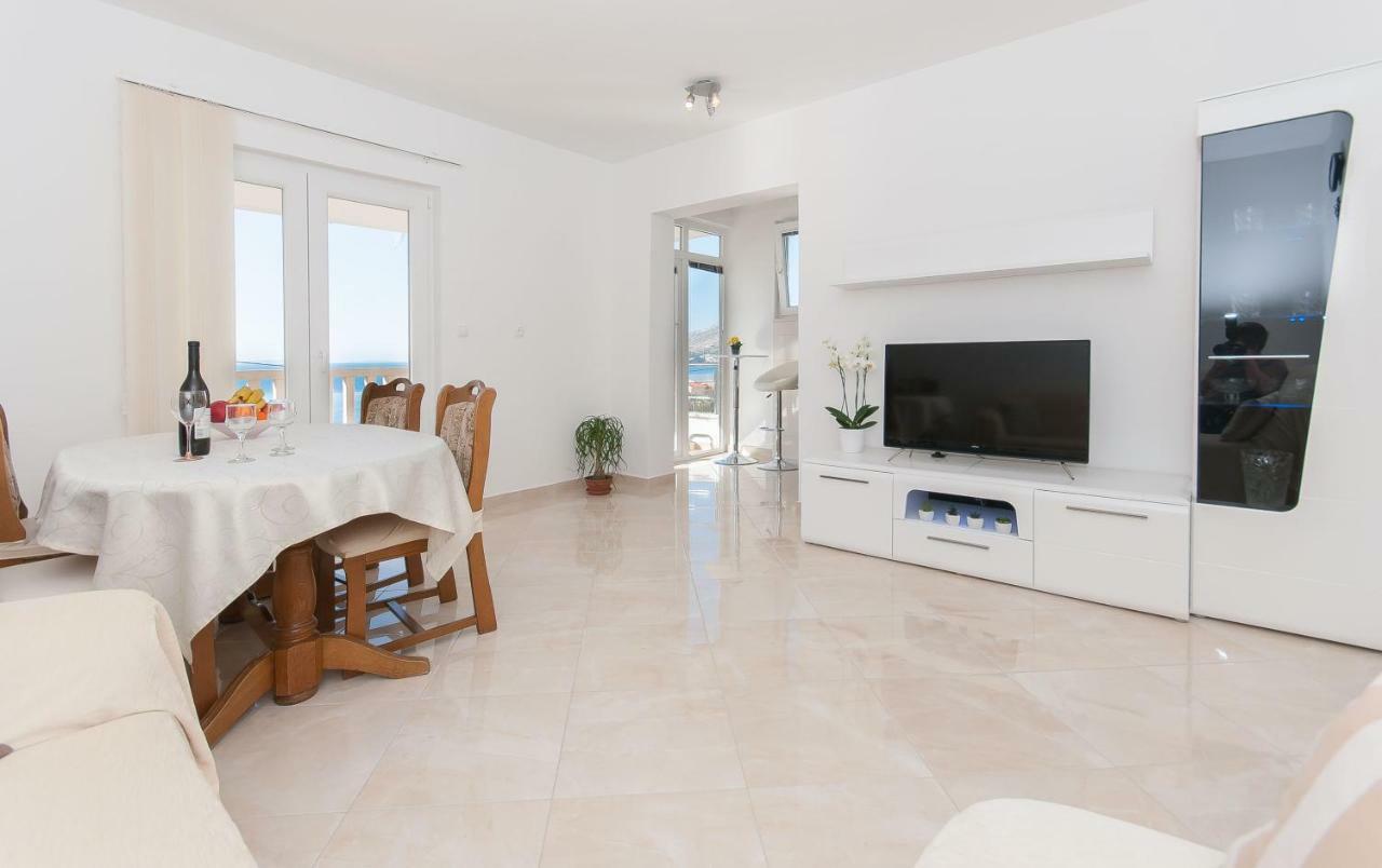 Apartment Ines Omiš Exteriör bild